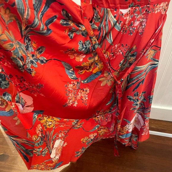 NWT - Lulu’s red floral high-low faux wrap dress - size large - Picture 8 of 13